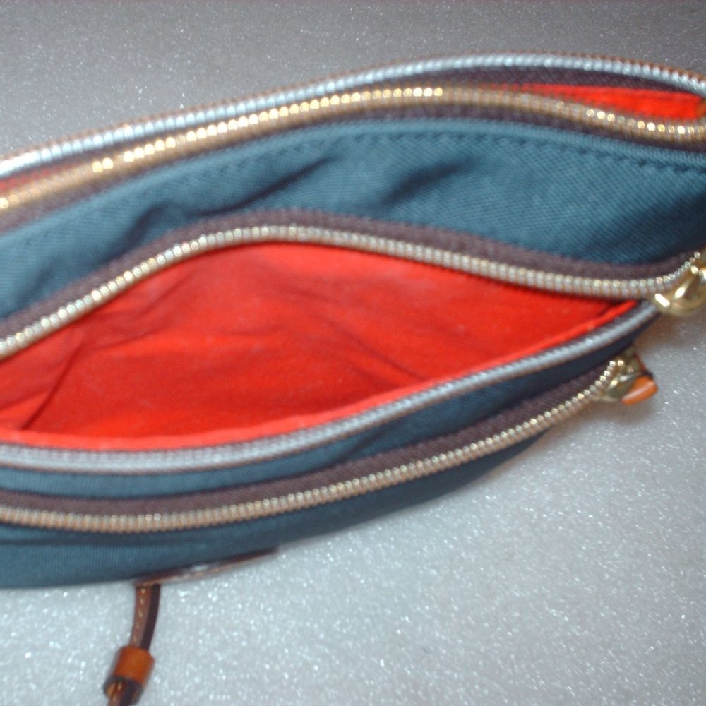Very nice Dooney & Bourke purse crossbody - Picture 6 of 12